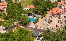 B&B Pansion Vago